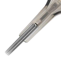 Peak Quartz Curved Magnum Medium Taper Tattoo Needle Cartridges - #10, 5 Needles, Pkg of 20, close-up of needle