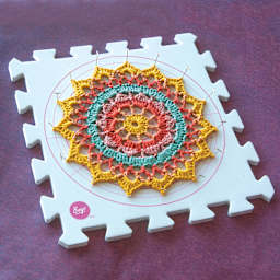 Boye Interlocking Blocking Board - Circle Print - in use