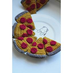 Lion Brand Wool-Ease Yarn - finished pizza example