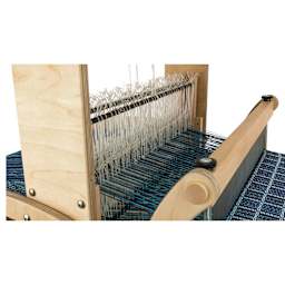 Schacht Cricket Quartet, close-up (loom shown not included)