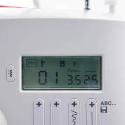 Singer C5980Q Patchwork Plus Sewing and Quilting Machine close up to show screen