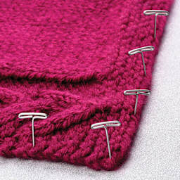 Dritz T-Pins - 1-1/2", 5 pins holding down yarn