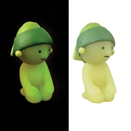 Smiski Museum Series Blind Box, figure glowing in the dark and in light