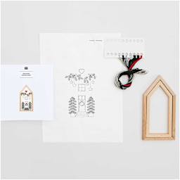 Embroidery Kits Holiday House Kit - 9 x 18 cm (3.5" x 7.1")