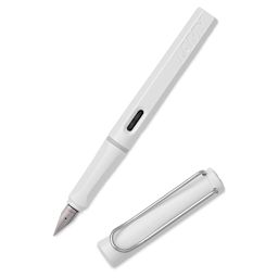 Blick Exclusive Lamy Safari Fountain Pen Set - Black, Fine Nib, single pen laid out with cap off