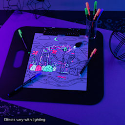 Sakura Gelly Roll UV Pens Set, colored drawing demonstrating visible ink under UV light