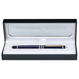 Pilot Grance Fountain Pen - Navy, inside the carrying case