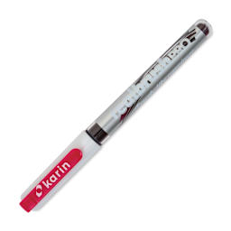 Karin Realbrush Pro Marker - Magenta, 4 mm, Brush Tip, cap on