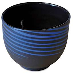Sio-2 Black Ice Porcelain Clay, black bowl with blue glazing by Mercè Rius.