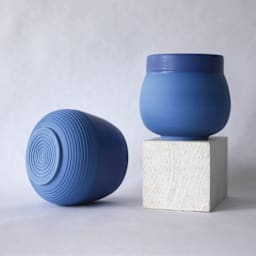 Sio-2 Upsala Porcelain Clay - finished piece by Charlotte Smith, underside and upright