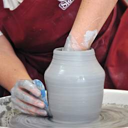 Sio-2 Argila Natural Pottery Clay - White, 2.2 lbs - in use on pottery wheel