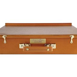 Jullian Travel Pochade Box, front view of the closed box. 