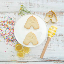 Spring Fling Busy Bee Cookie Cutter and Spatula Set (Cookies on tray)