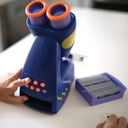 Educational Insights GeoSafari Jr Talking Microscope, slide under microscope