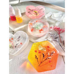 WishCraft Flower Power DIY Soaps Kit (finished soaps with selection of kit components)