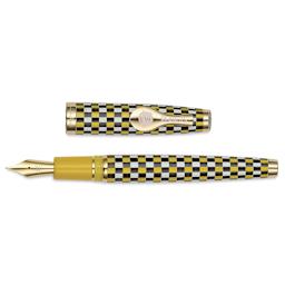 Esterbrook Peanuts 75th Anniversary Fountain Pen - Charlie Brown, Medium Nib with cap off