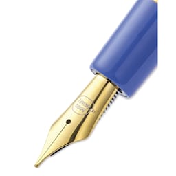 Esterbrook Peanuts 75th Anniversary Fountain Pen - Lucy, close up (image may show a different size nib)