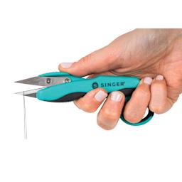 Singer ProSeries Thread Snips in use