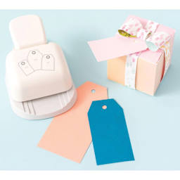 We R Memory Keepers 3 in 1 Punch - Angled Tags (Punch with sample tags and gift box)
