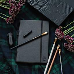 Blackwing Notebook Essentials Set - Dot Grid, notebook with Blackwing pencil