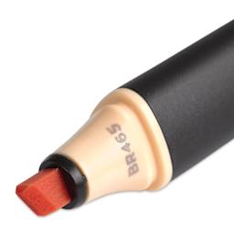 Molotow Sketcher Twin Graphic Markers - Character Kit, close-up of the chisel tip