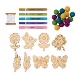 Woodsy Craft Co. DIY Garland Kit - Folksy Flower - contents