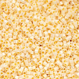 John Bead Cylin 11/0 Cylindrical Seed Beads - Cream AB