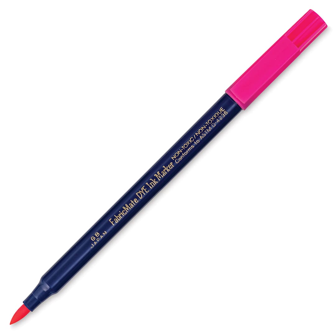 Open in modal - Yasutomo FabricMate Dye Ink Marker - Neon Pink with cap off