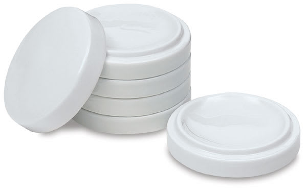 Open in modal - Richeson Nesting Porcelain Palettes - 5 Small Palettes shown with lid