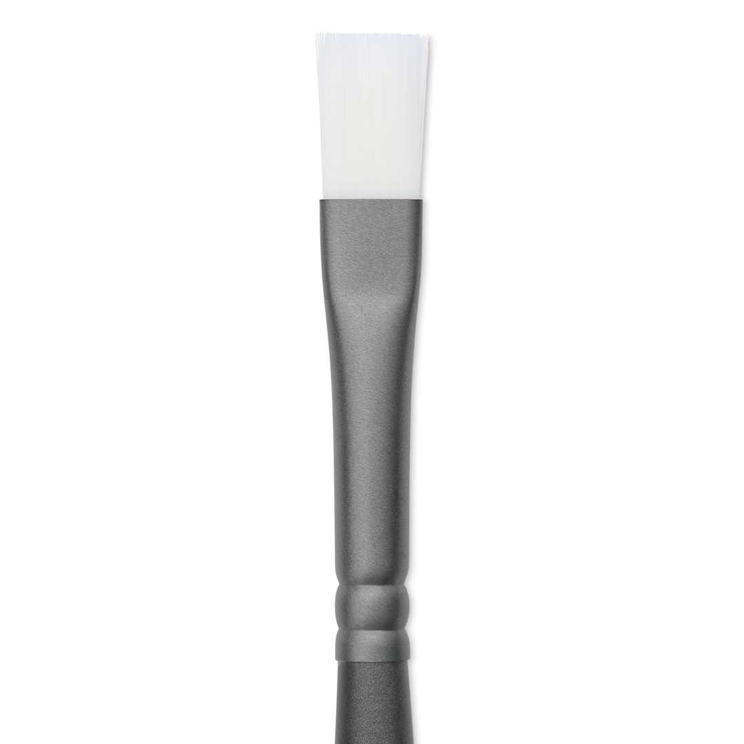 Open in modal - Vallejo White Synthetic Weathering Brush - Flat, Large Size 8, close up