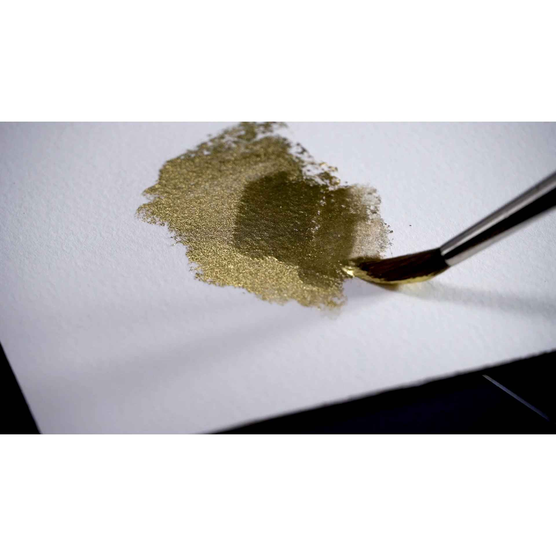 Schmincke Aqua Bronze Powder - Rich Gold, being layered