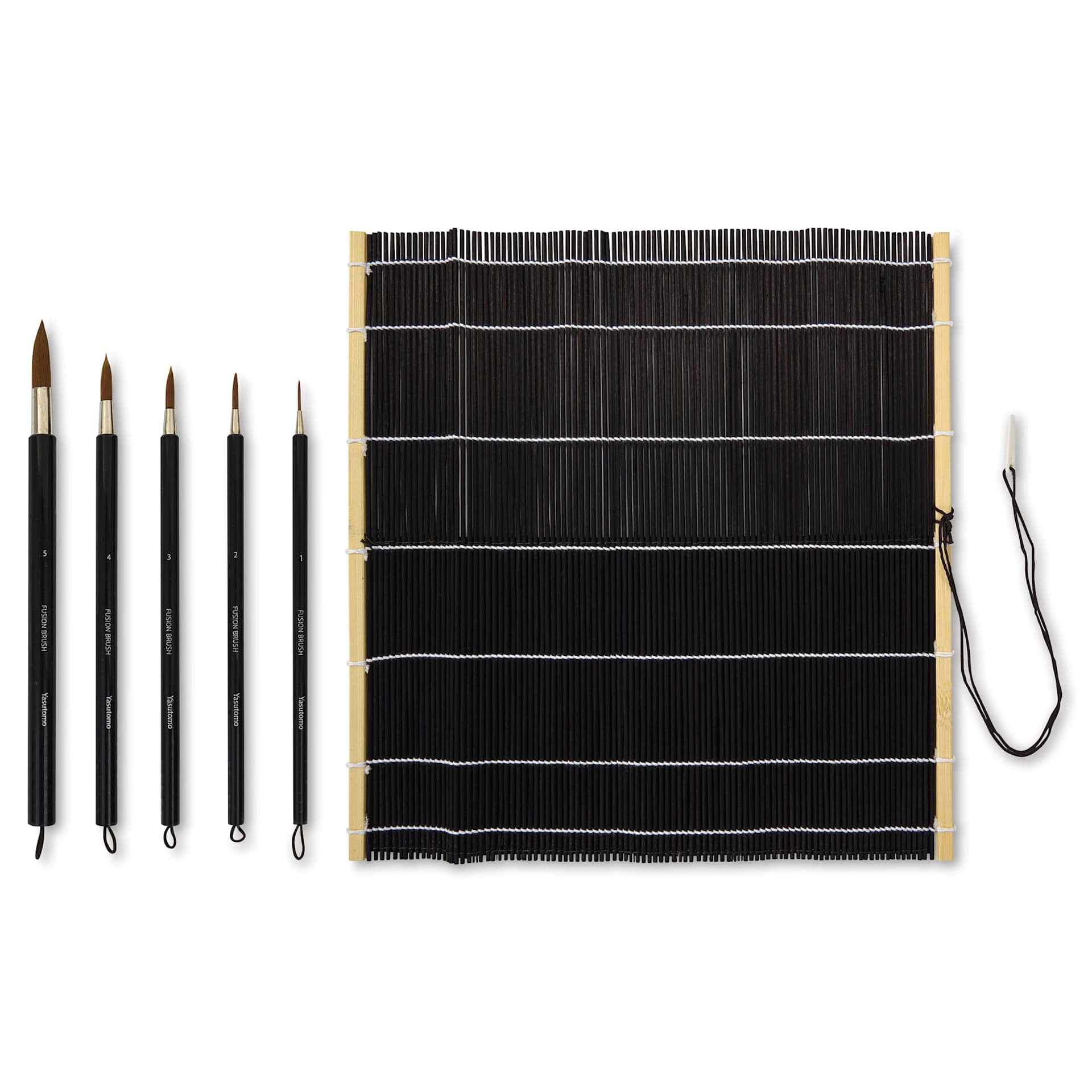 Yasutomo Fusion Synthetic Brushes - Round, Short Handle, Set of 5 with Wrap laid out Yasutomo Fusion Synthetic Brushes - Round, Short Handle, Set of 5 with Wrap laid out