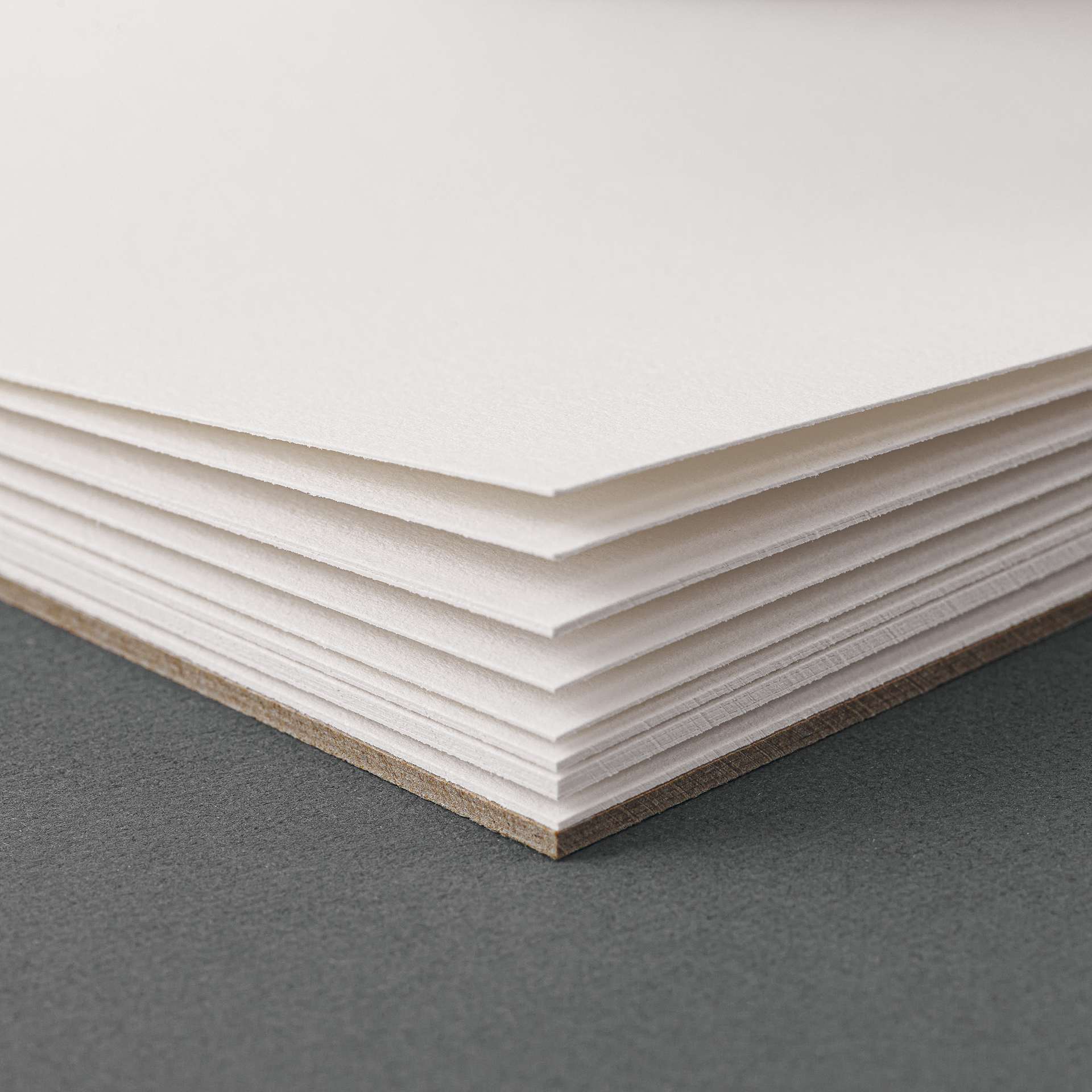 Blick Essentials Watercolor Pad - 18" x 24", 90 lb, Spiral-bound, 15 Sheets, corner of pad