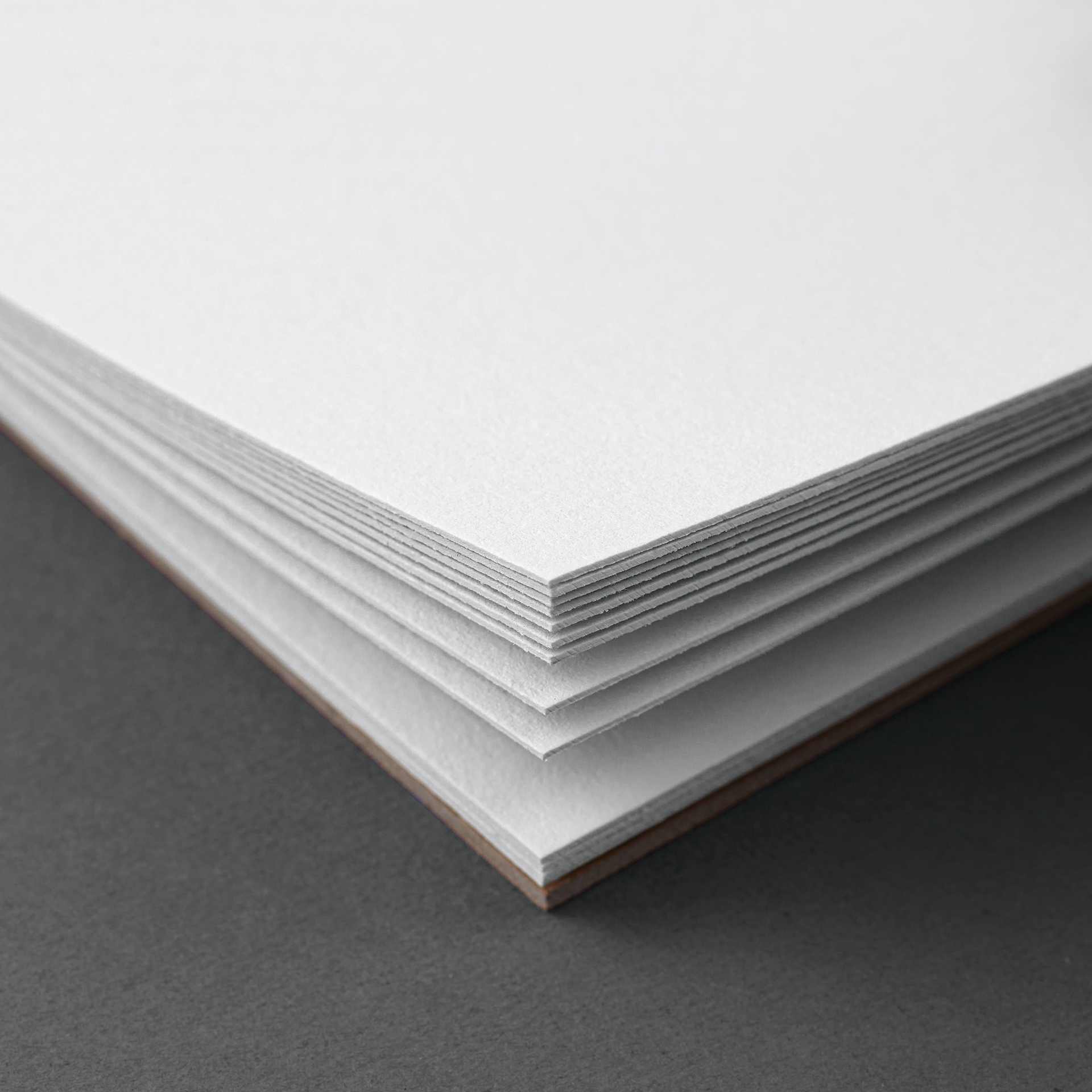Blick Studio Watercolor Pad - 18" x 24", 140 lb, Spiral-bound, 15 Sheets, corner of pad