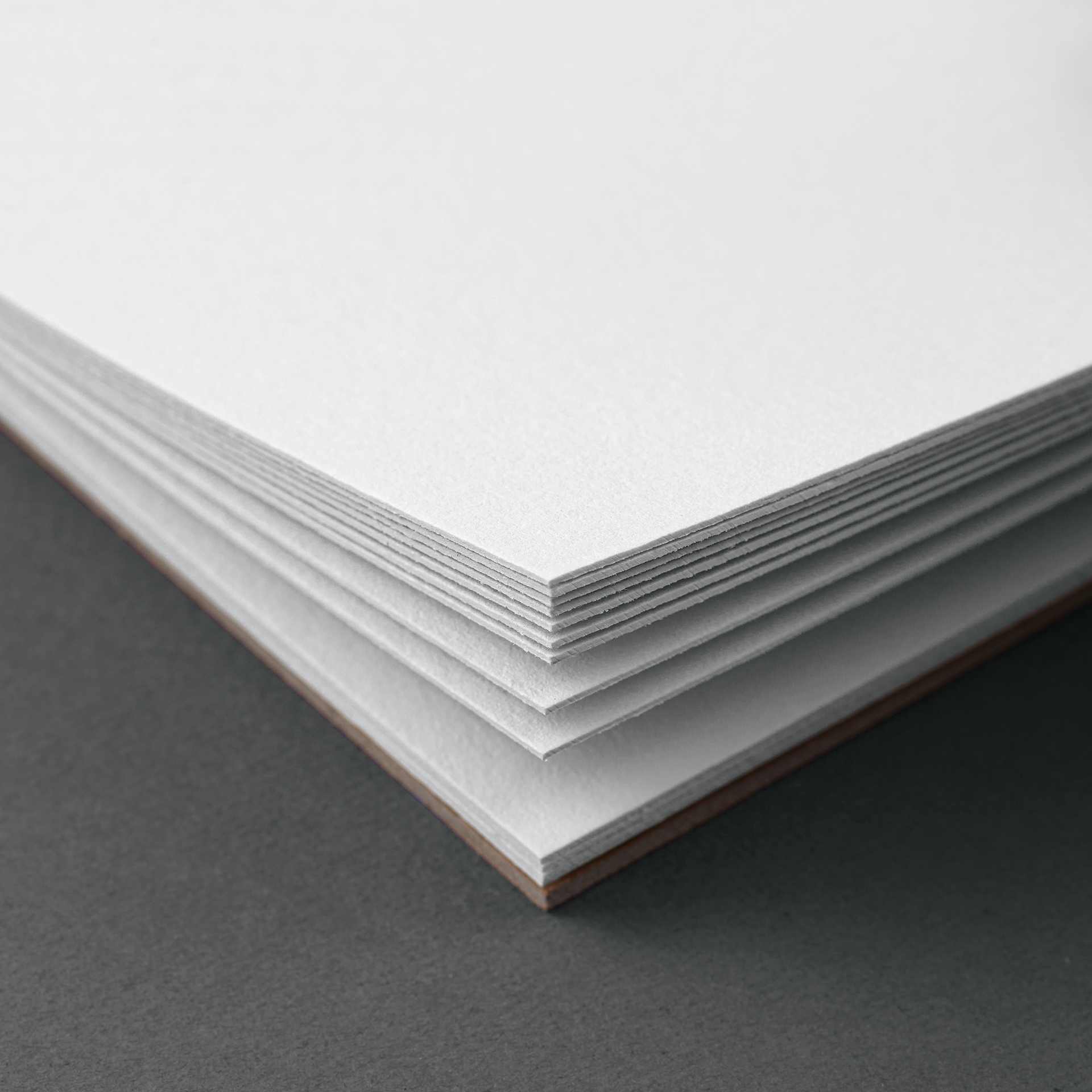 Blick Studio Watercolor Pad - 9" x 12", 140 lb, Spiral-bound, 15 Sheets, corner of pad