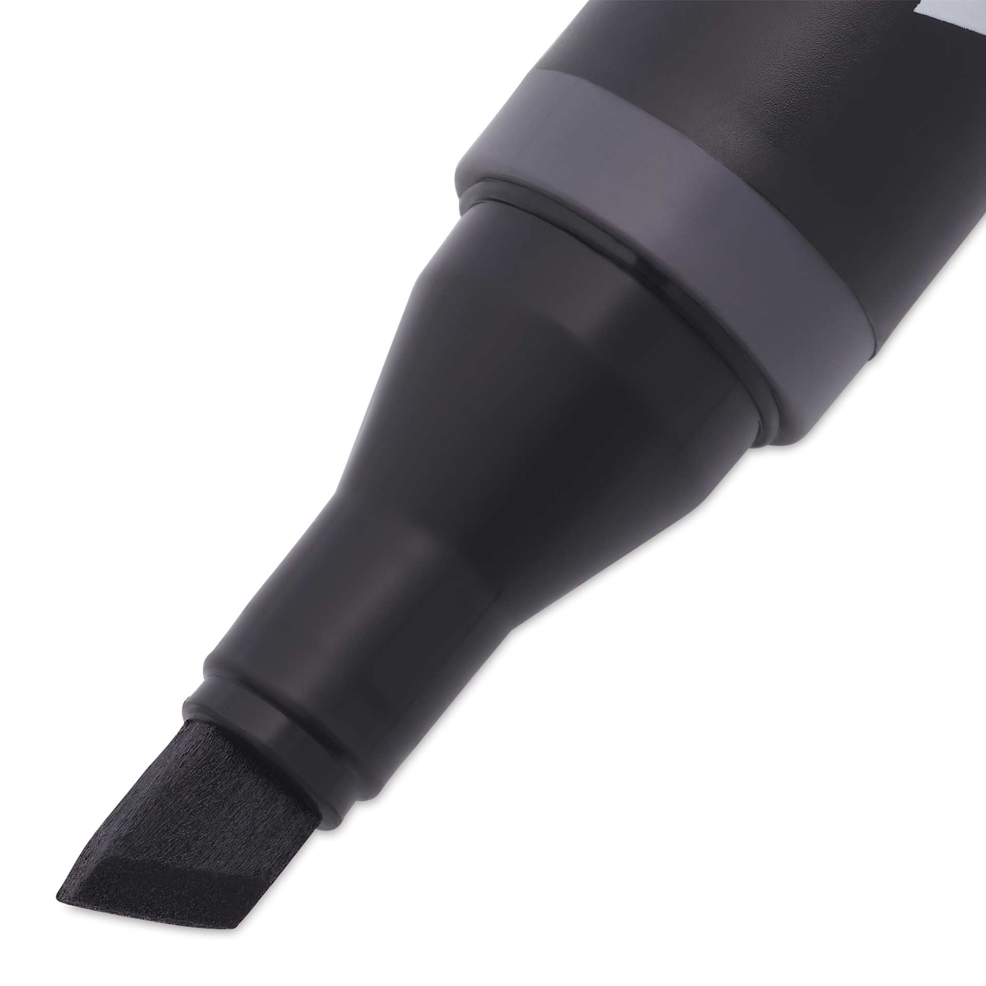 Blick Studio Alcohol Art Marker - 083 Basic Gray 6, close-up of the chisel tip