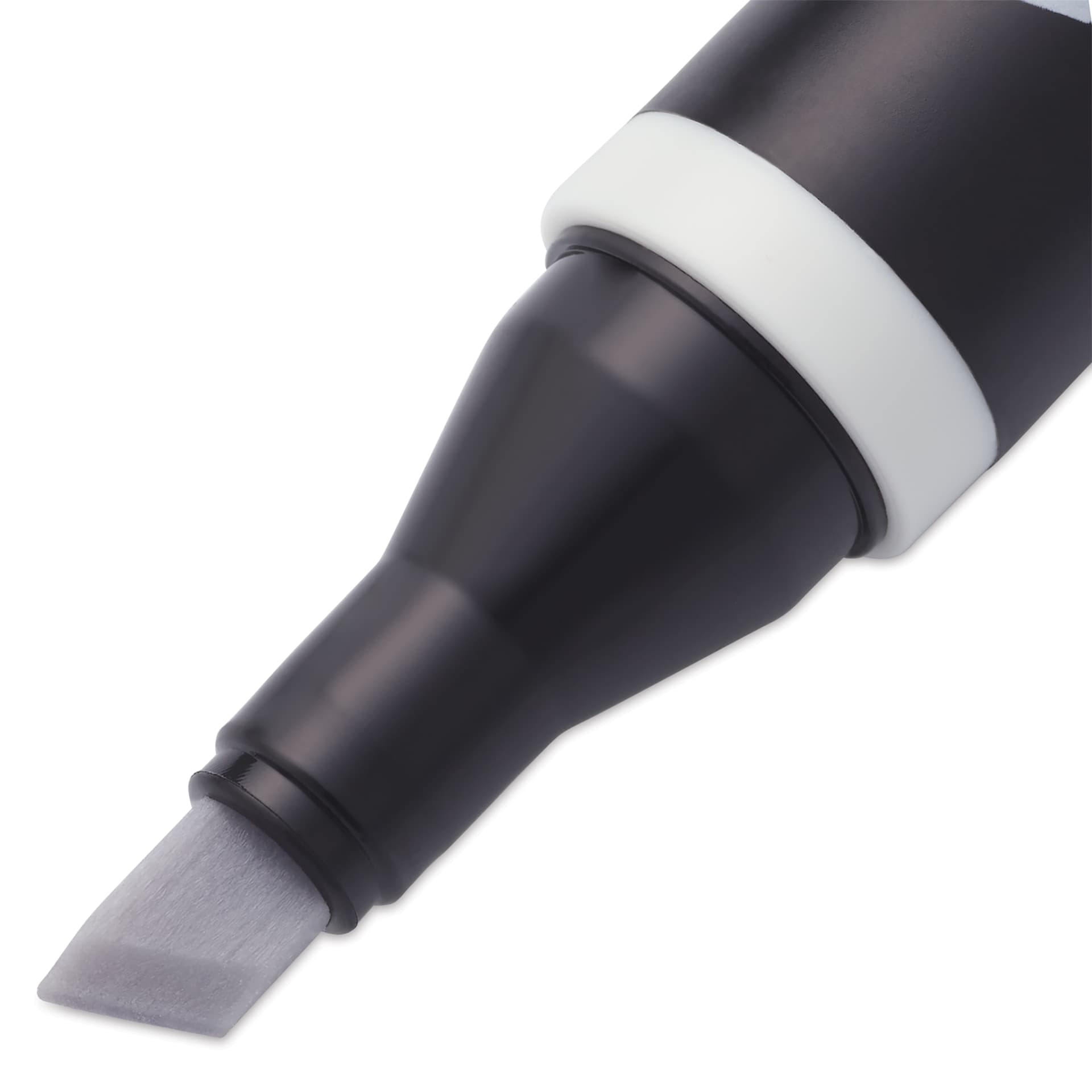 Blick Studio Alcohol Art Marker - 024 Cool Gray 20%, close-up of the chisel tip