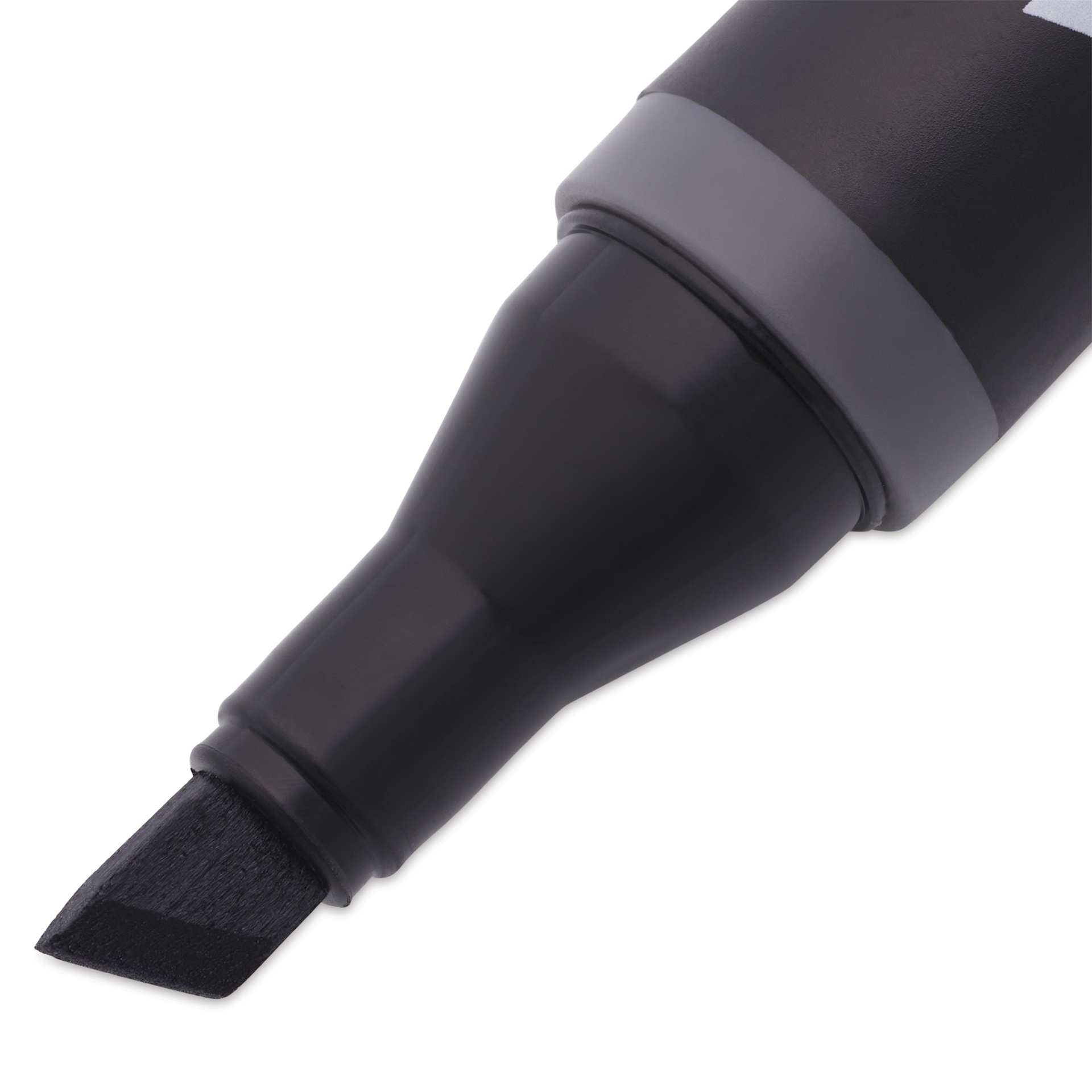 Blick Studio Alcohol Art Marker - 031 Cool Gray 90%, close-up of the chisel tip