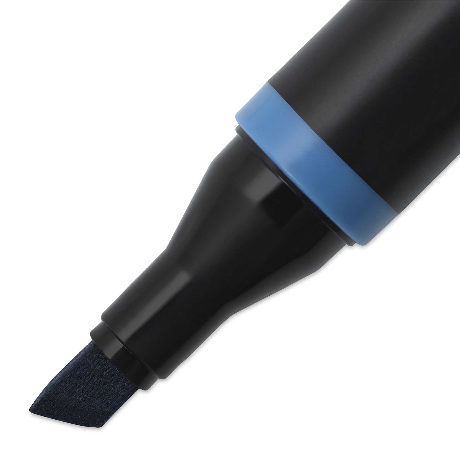 Blick Studio Alcohol Art Marker - 567 Blue Gray, close-up of the chisel tip