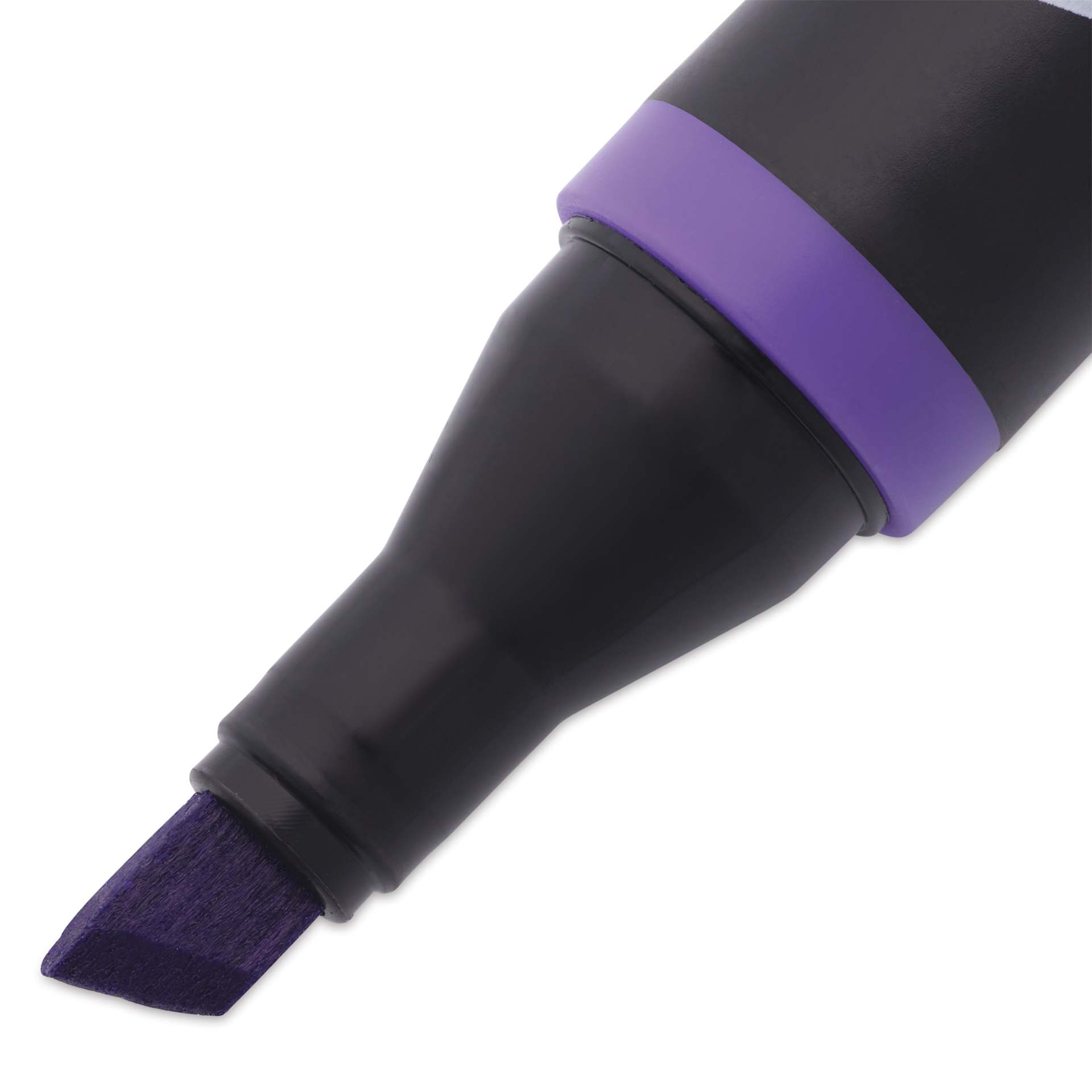 Blick Studio Alcohol Art Marker - 034 Violet, close-up of chisel tip