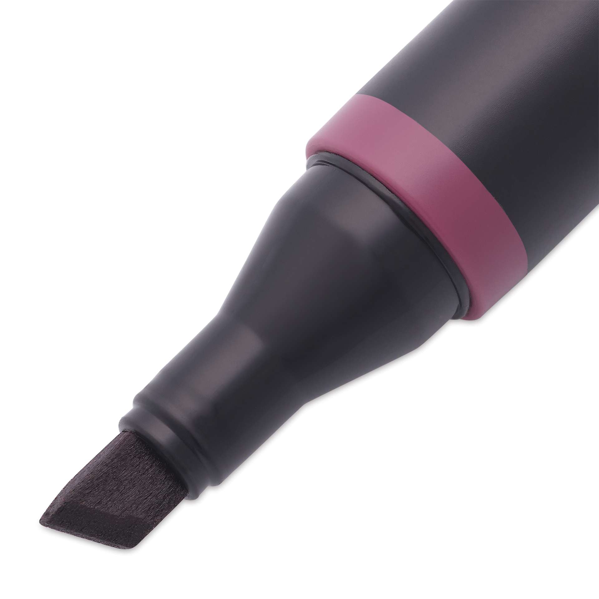 Blick Studio Alcohol Art Marker - 046 Dark Umber, close-up of the chisel tip