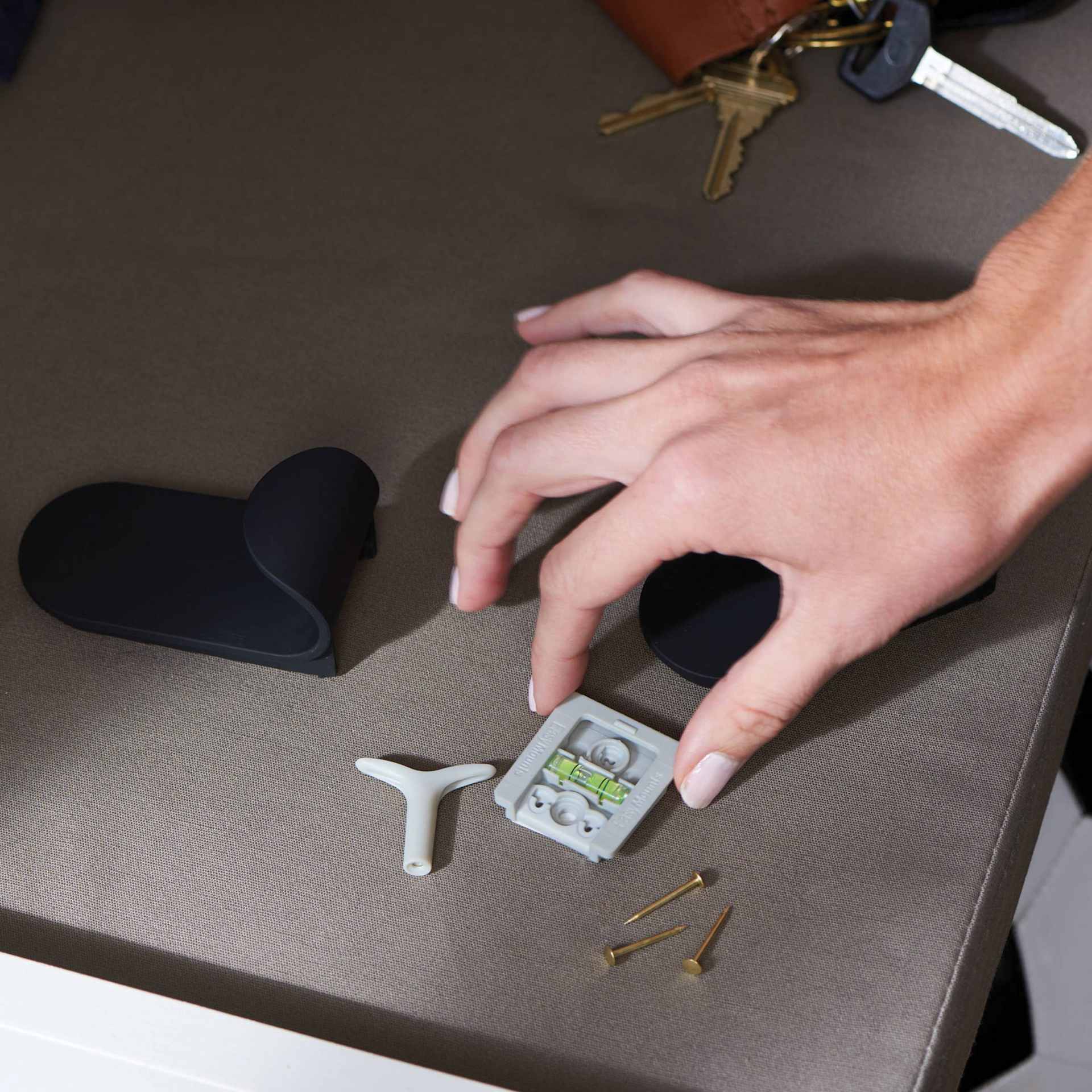 Duck EasyMounts Interior Drywall J-Hook Black (alongside EasyMount installation components)
