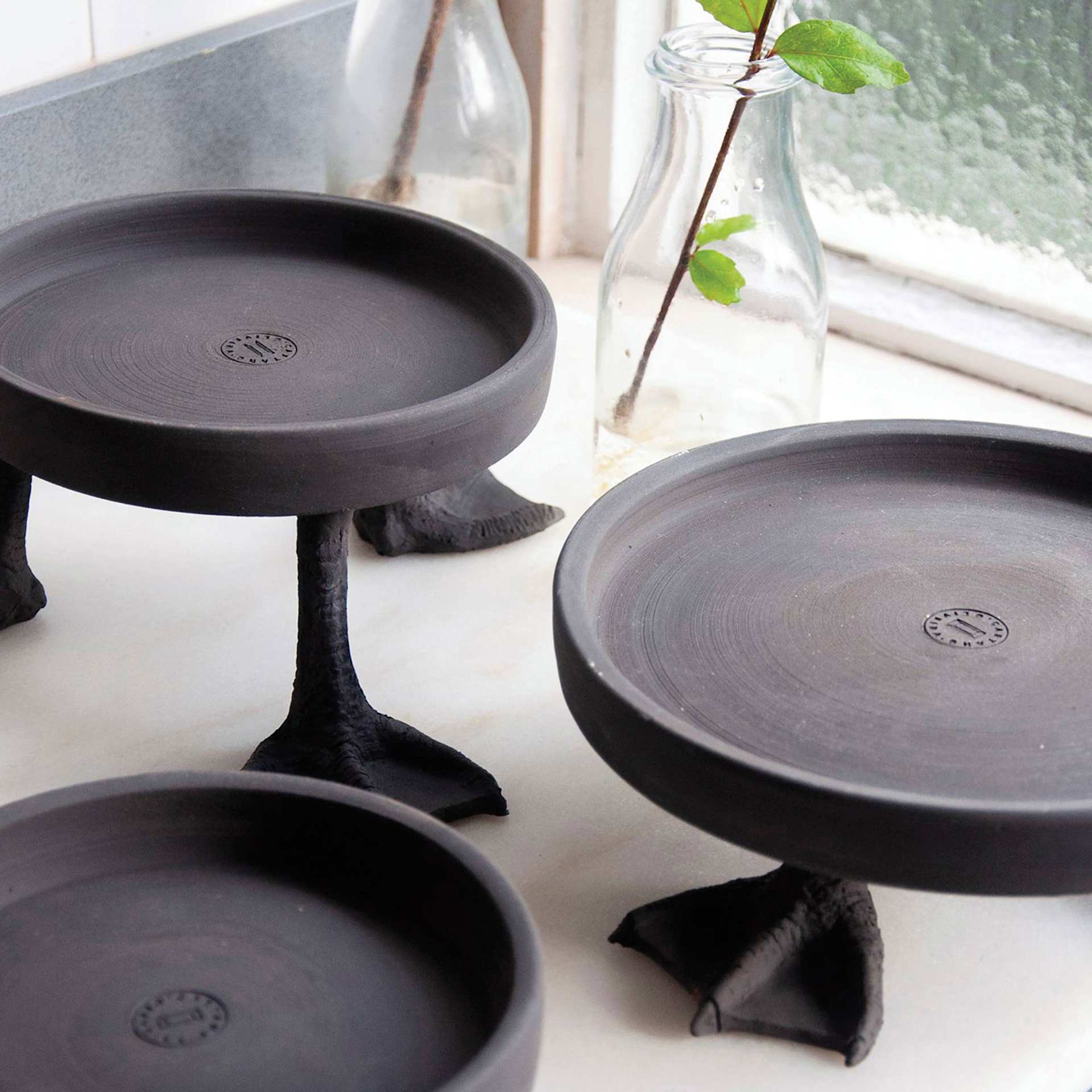 Sio-2 PRNI Black Stoneware Clay - finished piece by Tono Perez