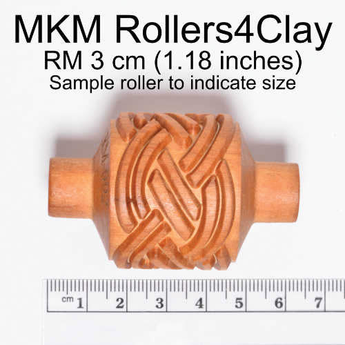 MKM Pottery Tools Medium Handle Roller - Wavy Lines dimensions