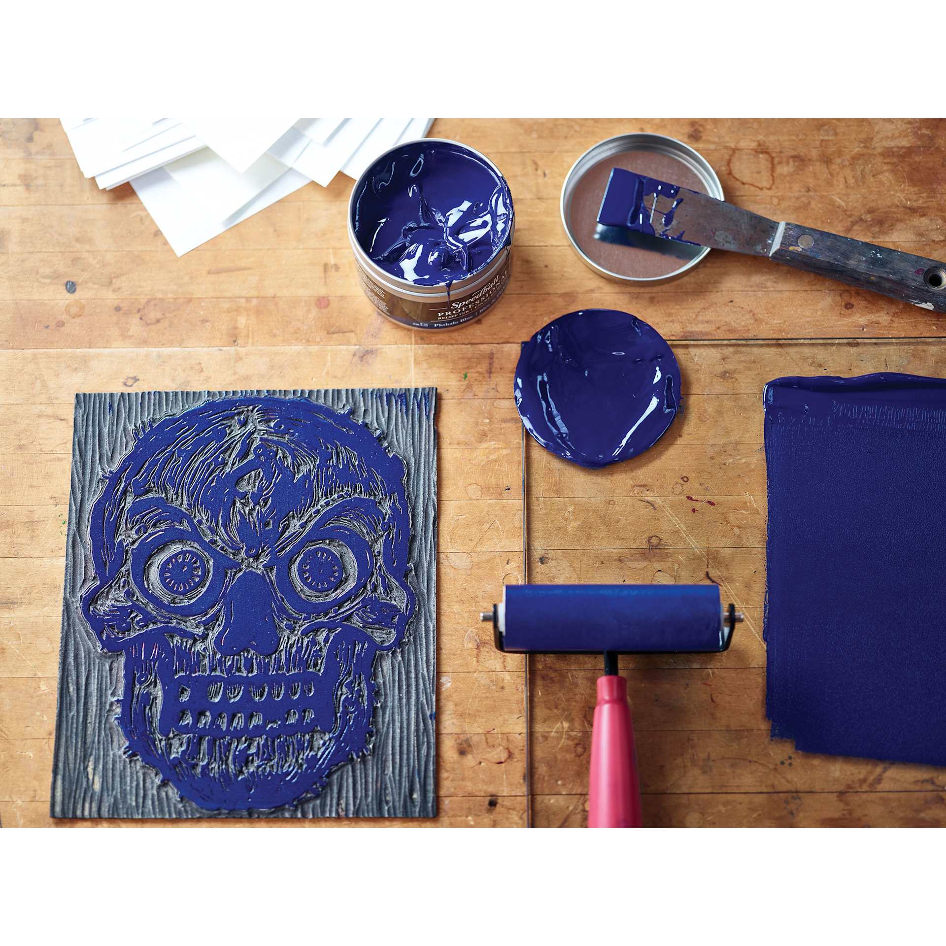 Speedball Professional Relief Ink - Phthalo Blue, 8 oz, in use Speedball Professional Relief Ink - Phthalo Blue, 8 oz, in use