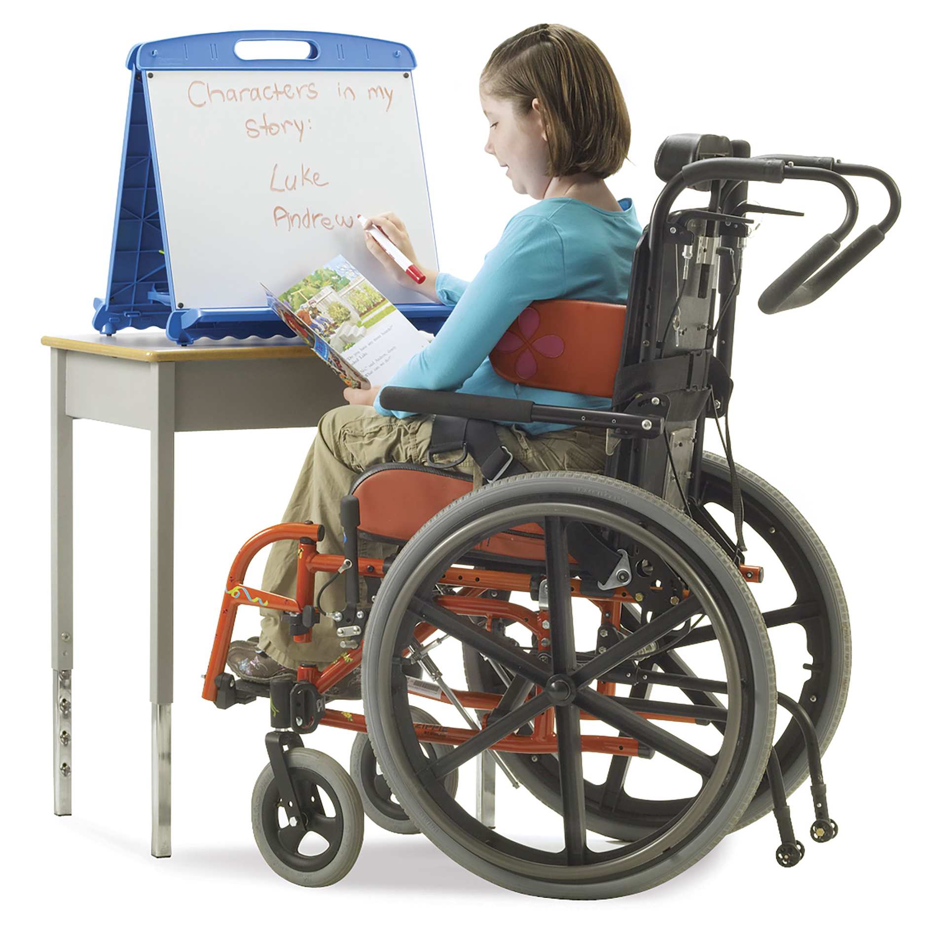 Copernicus Tabletop Easel, girl using easel