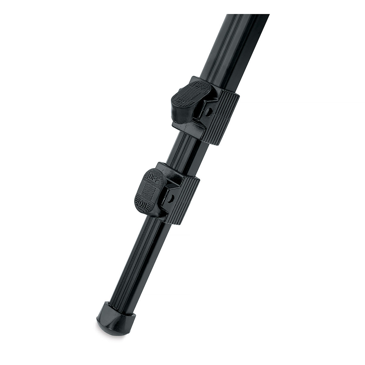 Blick Studio Aluminum Tripod Travel Easel has legs with non-skid feet. Blick Studio Aluminum Tripod Travel Easel has legs with non-skid feet.