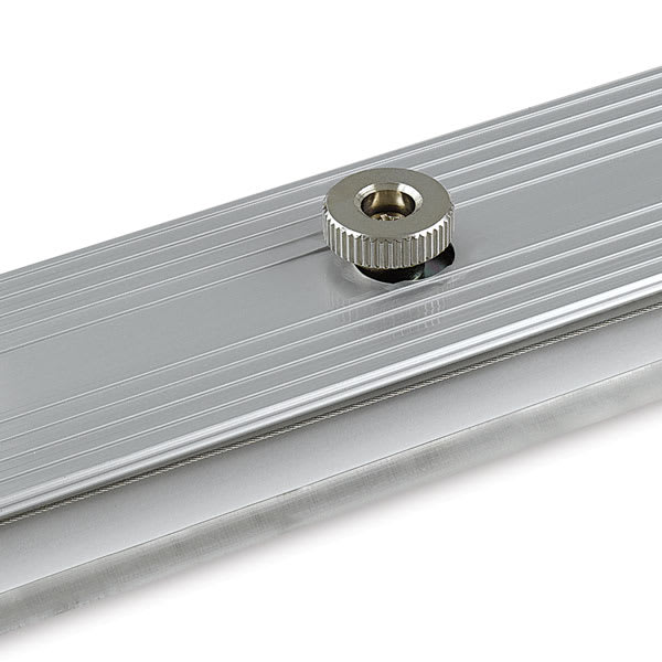 Parallel Straightedges - Closeup of Angle Lock
