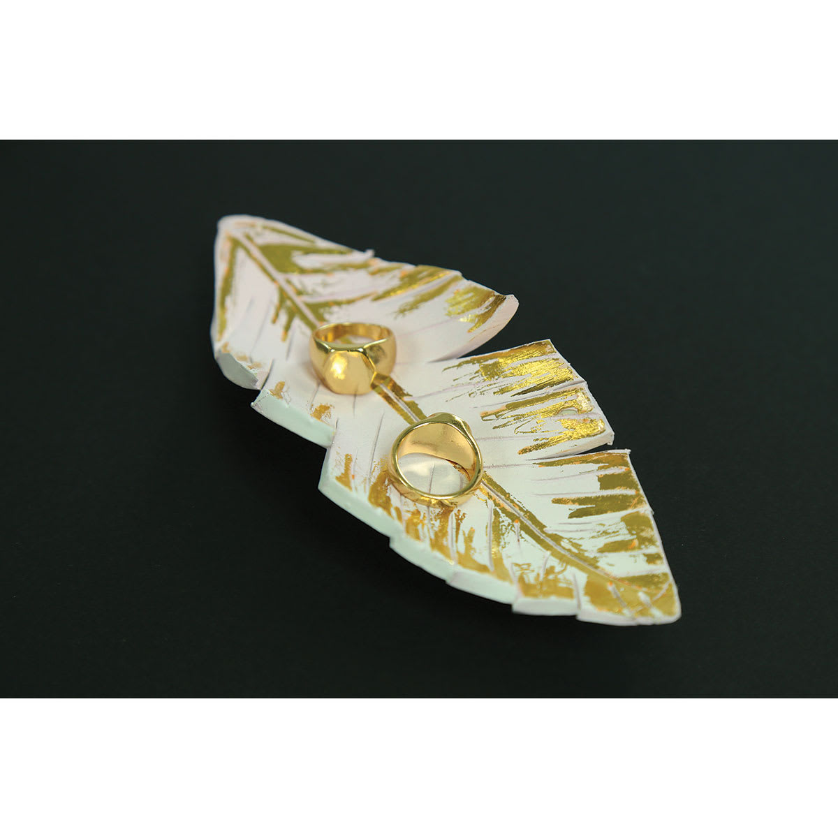 Pebeo Gedeo Mirror Effect Leaf Kit - finished leaf example