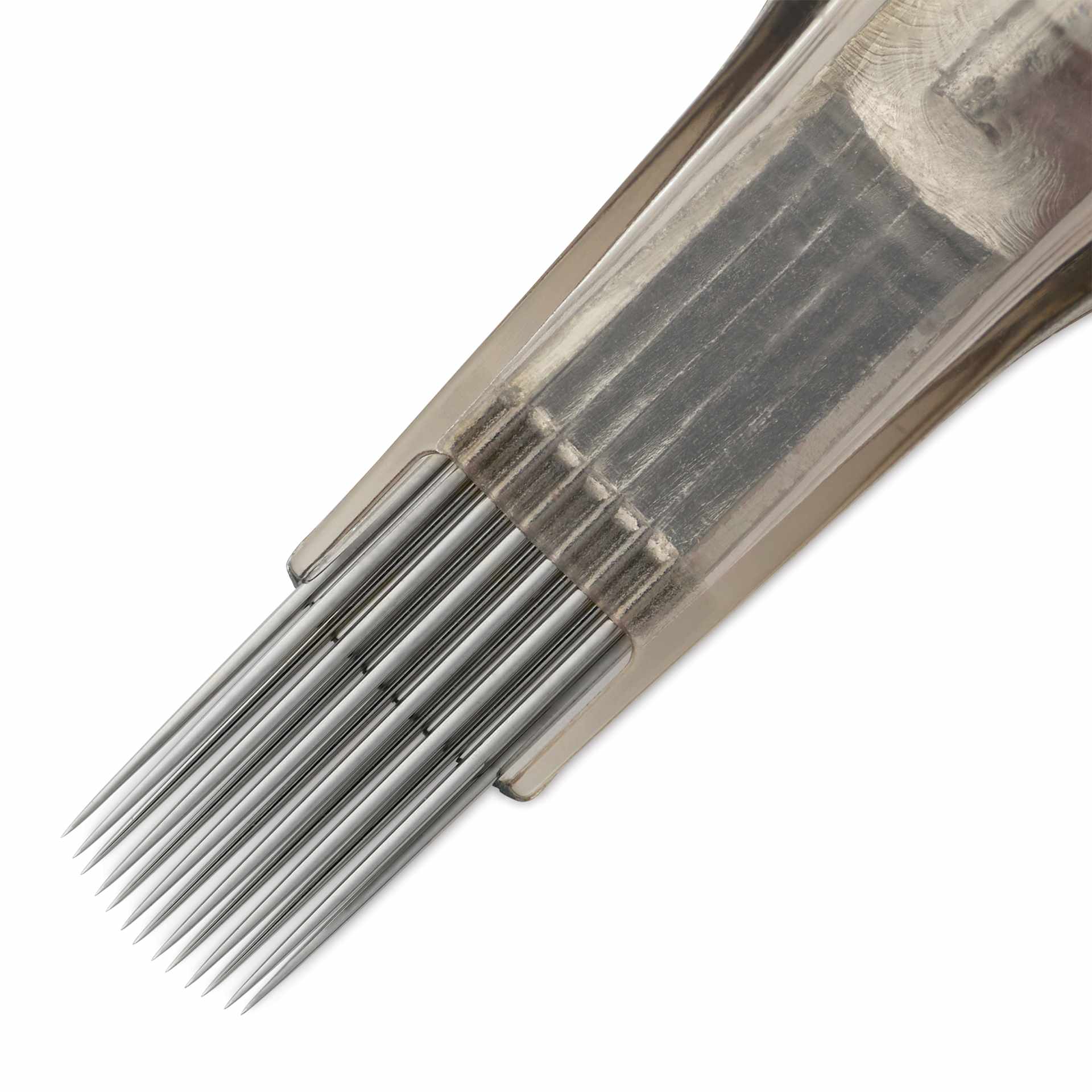 Peak Quartz Curved Magnum Long Taper Tattoo Needle Cartridges - #12, 13 Needles, Pkg of 20, close-up of needle